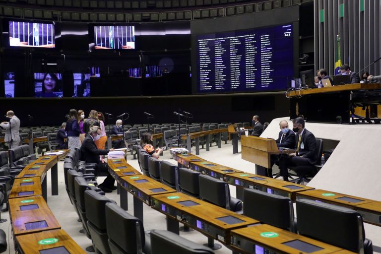 CCJ rejeita retirada de pauta da PEC da Reforma Administrativa