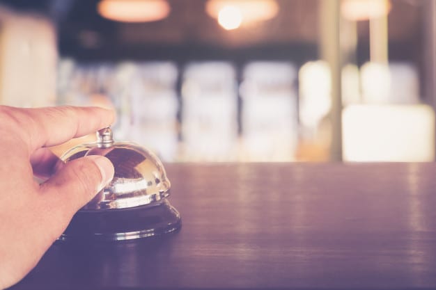 Volume de serviços em novembro sobe 2,4%, ante expectativa de avanço de 0,1%, diz IBGE