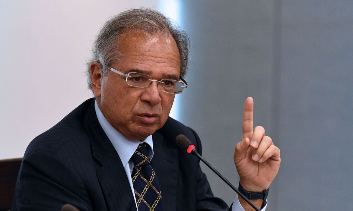 Governo vai definir meta fiscal para 2021, diz Paulo Guedes