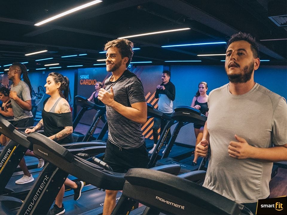 Smartfit (SMFT3) registra queda de 63,5% no prejuízo no 4TRI