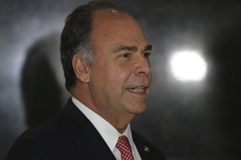 Precatórios: relator Fernando Bezerra protocola parecer na CCJ