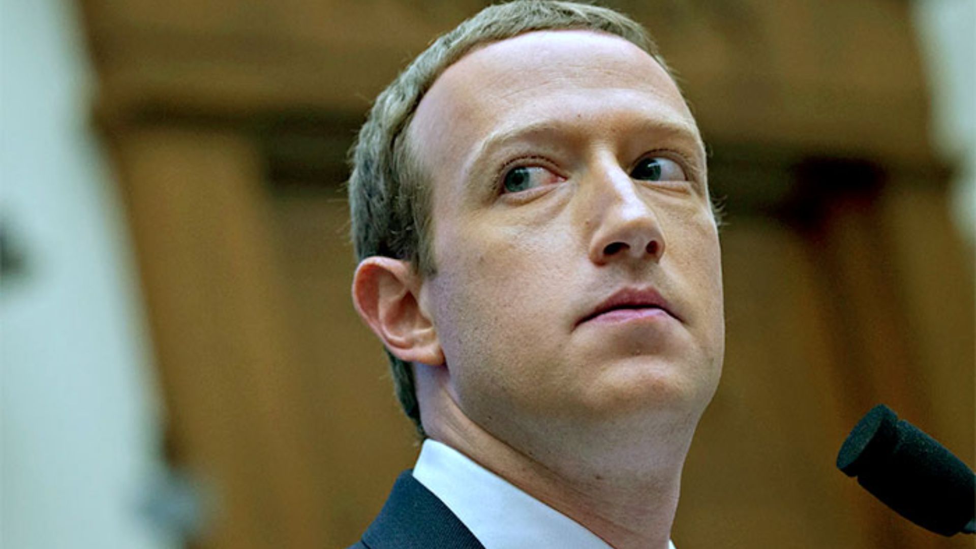 Zuckerberg perde metade da fortuna em 1 ano