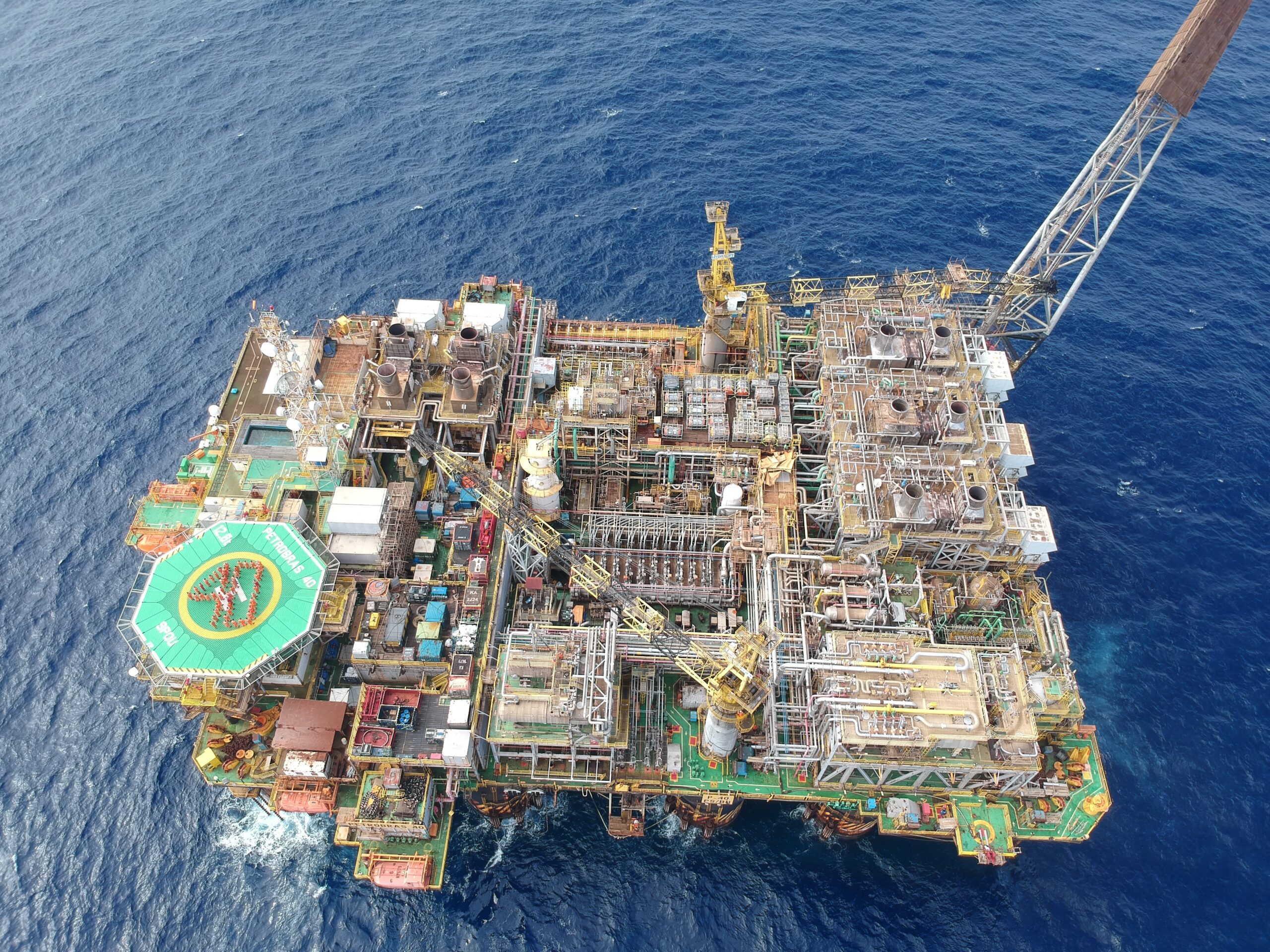 Petrobras (PETR4) antecipa início de produção da P-71