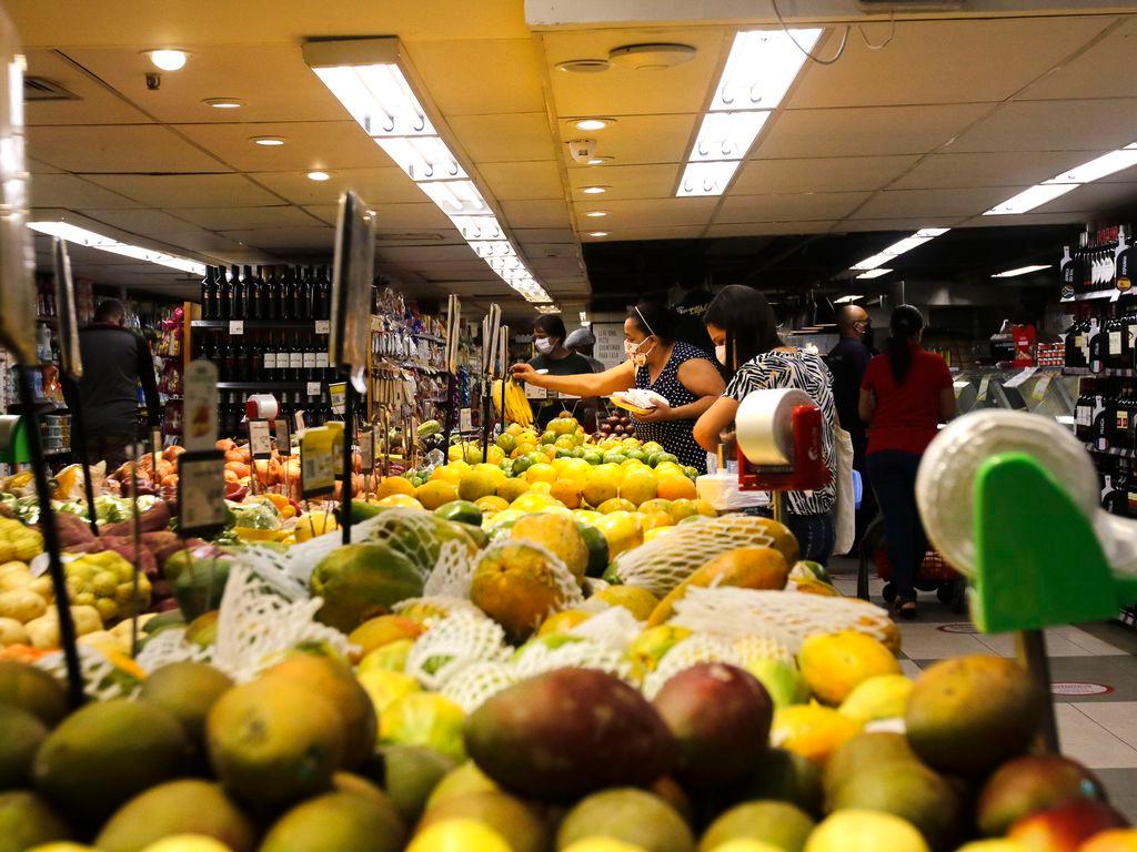 Imagem de supermercado para ilustrar matéria sobre o IPCA-15, prévia da inflação