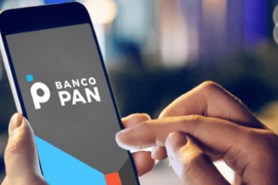 Imagem mostra um app do Banco Pan.