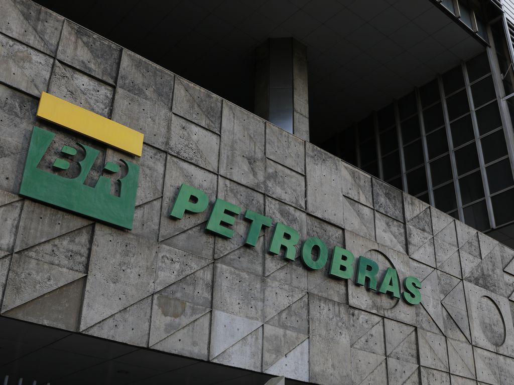 Fachada da sede da Petrobras (PETR4); empresa é vice-líder mundial em distribuição de dividendos