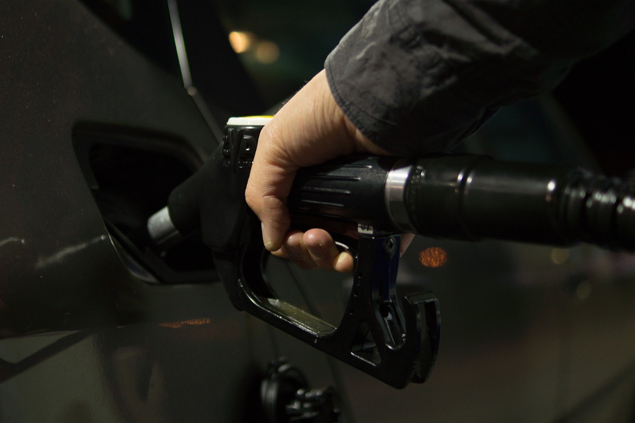 Petrobras (PETR3; PETR4) reduz preço de combustíveis para distribuidoras