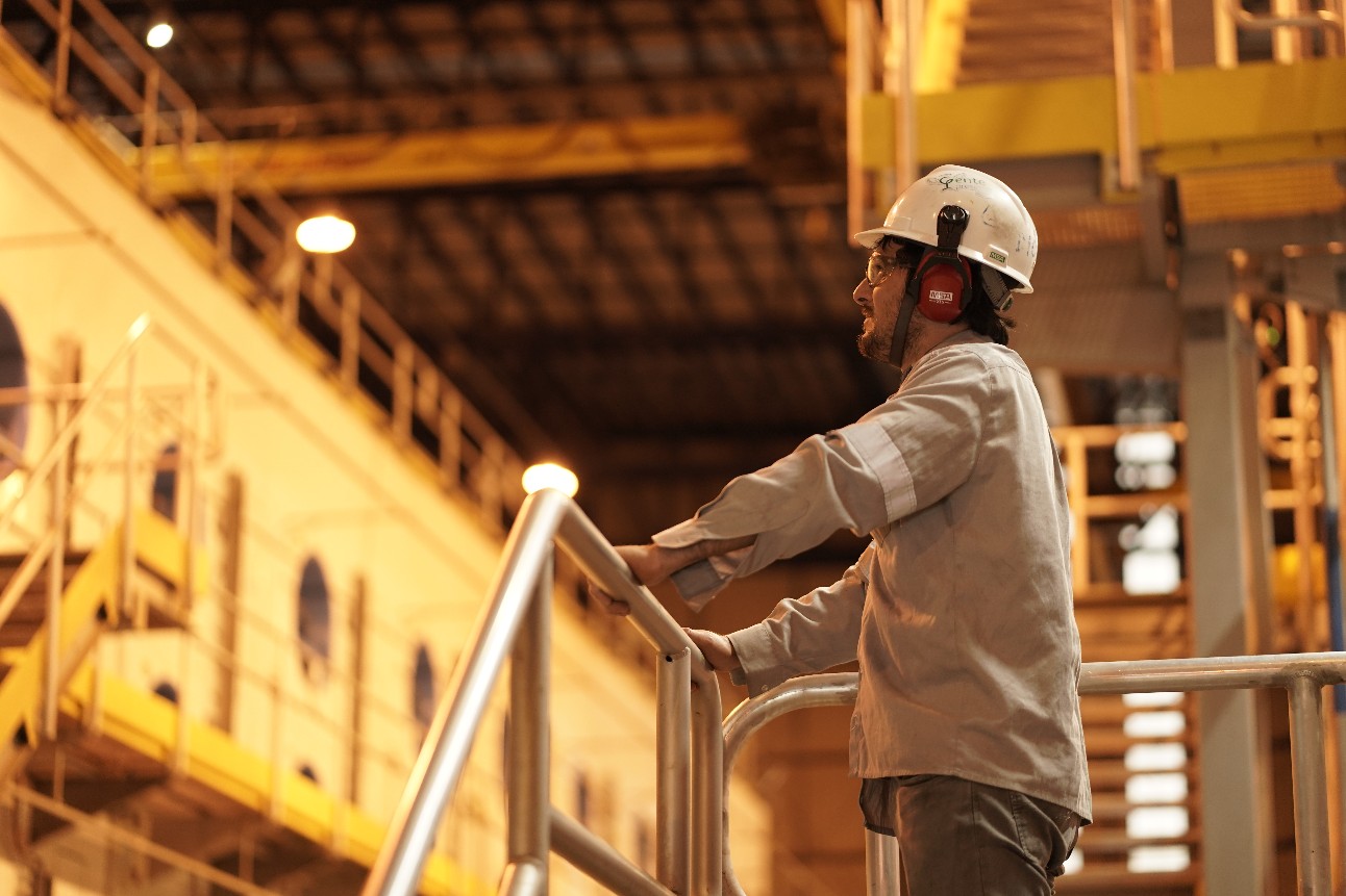 Indicadores industriais: emprego e salário melhoram, mas faturamento cai, diz CNI