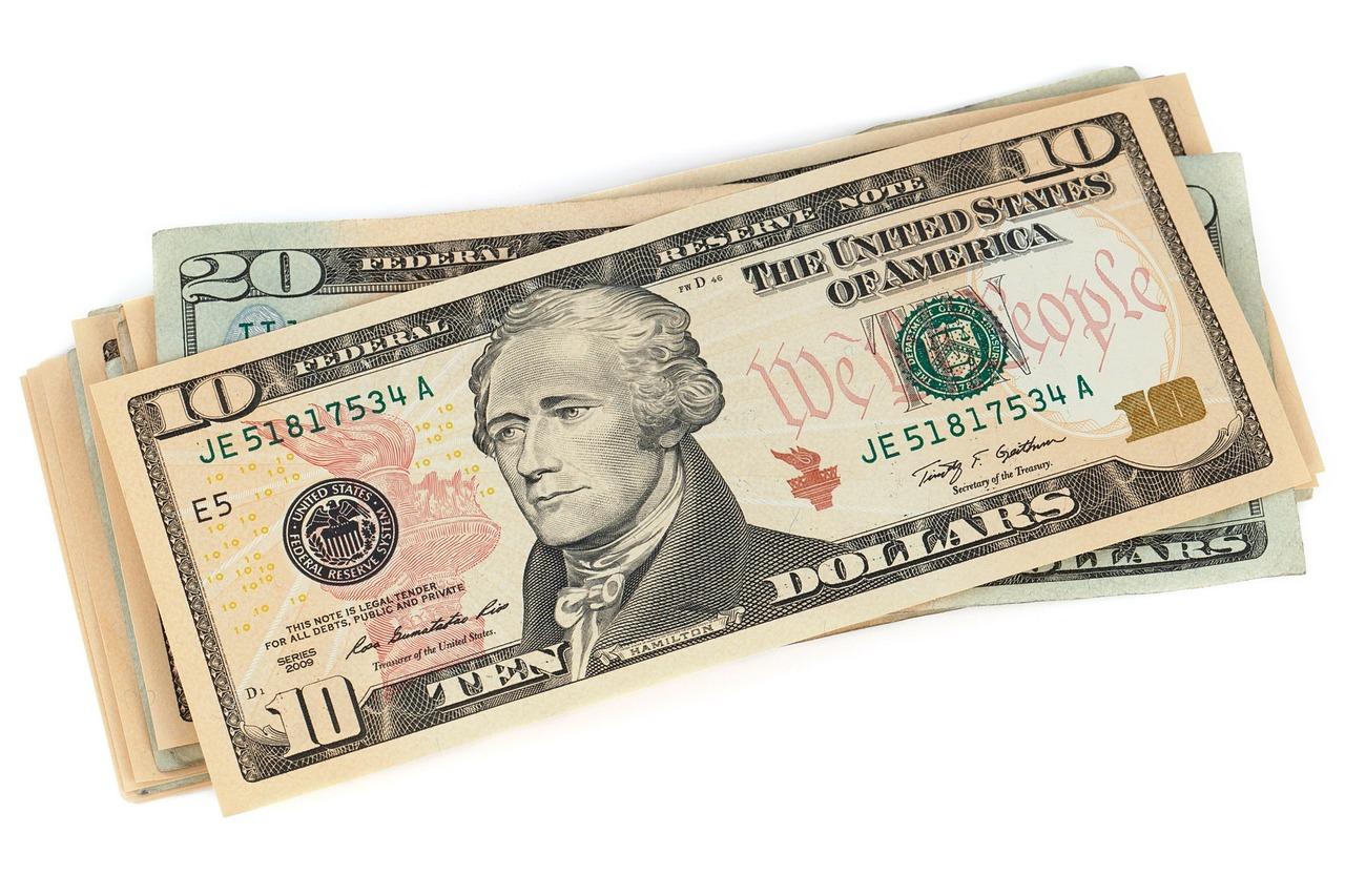 notas de dólares: como ter renda em dólar sem falar inglês e sem morar nos EUA