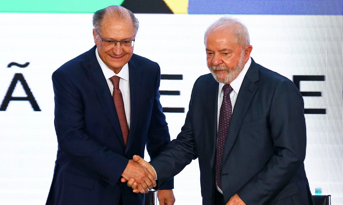 Geraldo Alckmin prega reindustrialização e expansão do comércio exterior