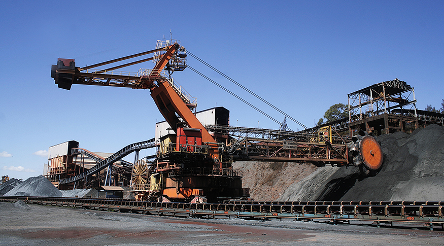 Produção industrial fica estável em dezembro e tem queda de 7% em 2022