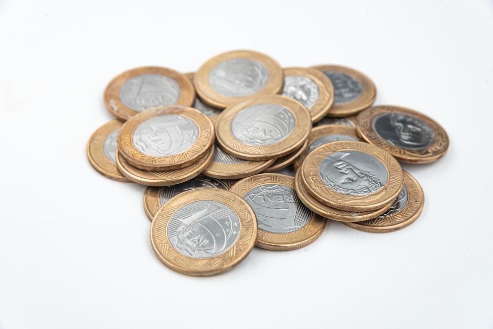 Imagem de moedas para ilustrar matéria sobre mudanças do crédito no Brasil