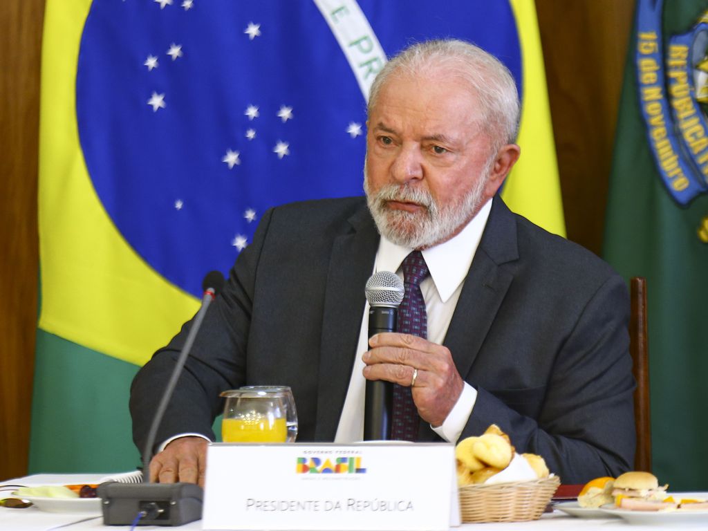 Petrobras (PETR4) terá alteração na política de preços com muito critério, diz Lula