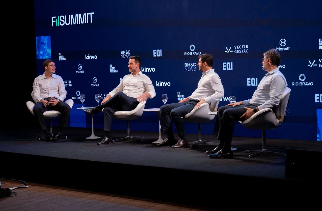 foto de painel do FII Summit: FIIs de Shopping