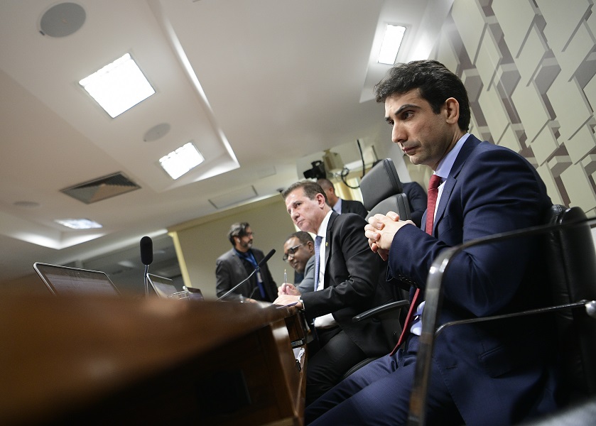 Comissão do Senado aprova indicação de Gabriel Galípolo à diretoria do BC