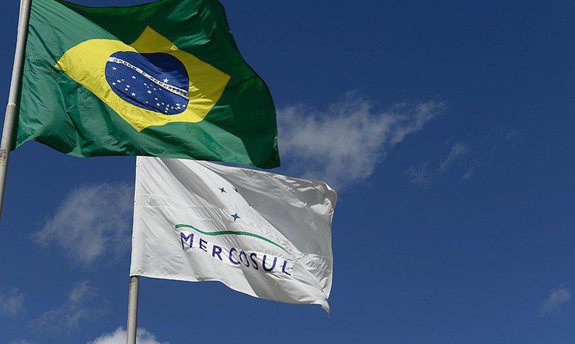 Brasil assume Mercosul com foco em acordo comercial com a União Europeia