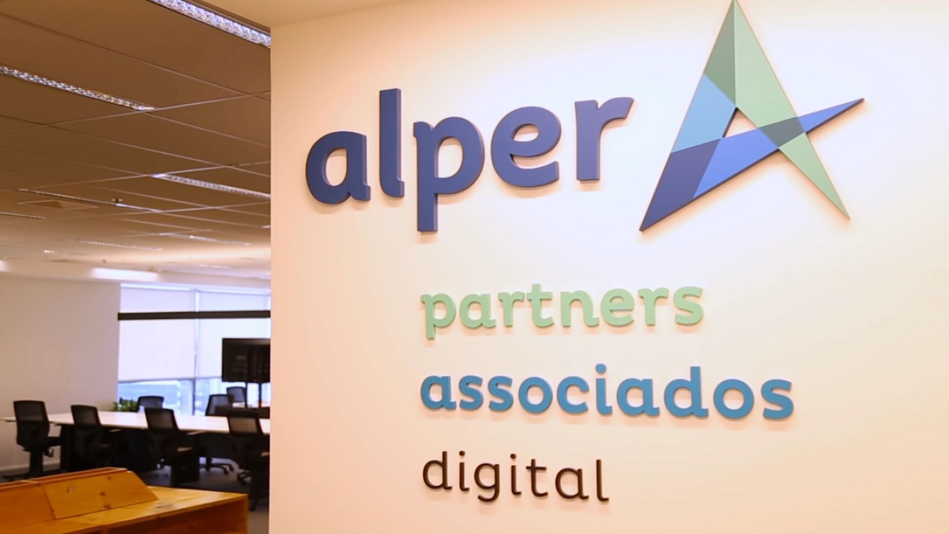 Alper Seguros (APER3) registra lucro líquido de R$ 8,16 milhões, alta de 113,6%