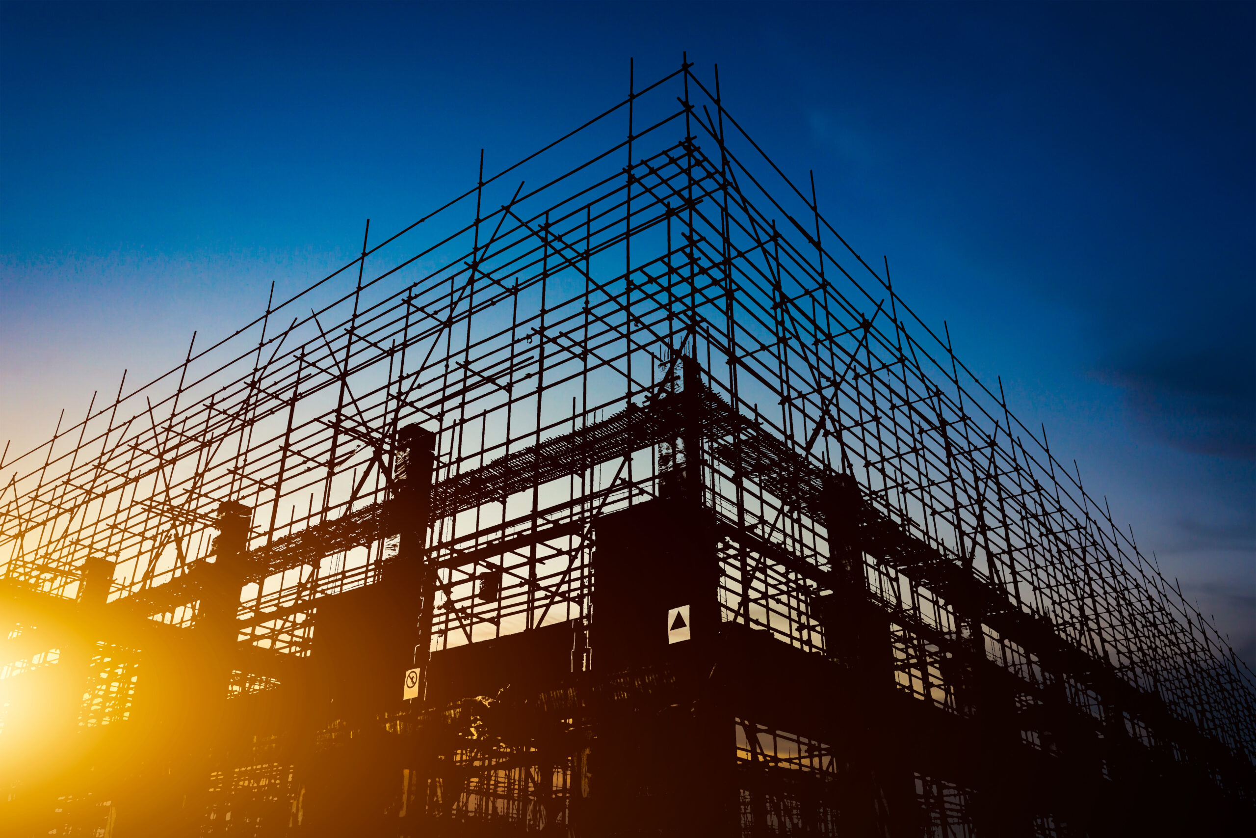 Como ficam as construtoras com a queda da Selic