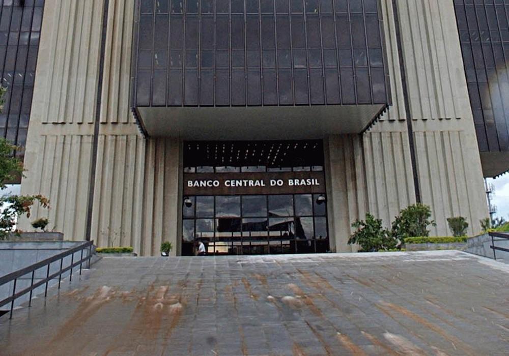 Imagem da fachada do Banco Central para matéria sobre a queda da Selic