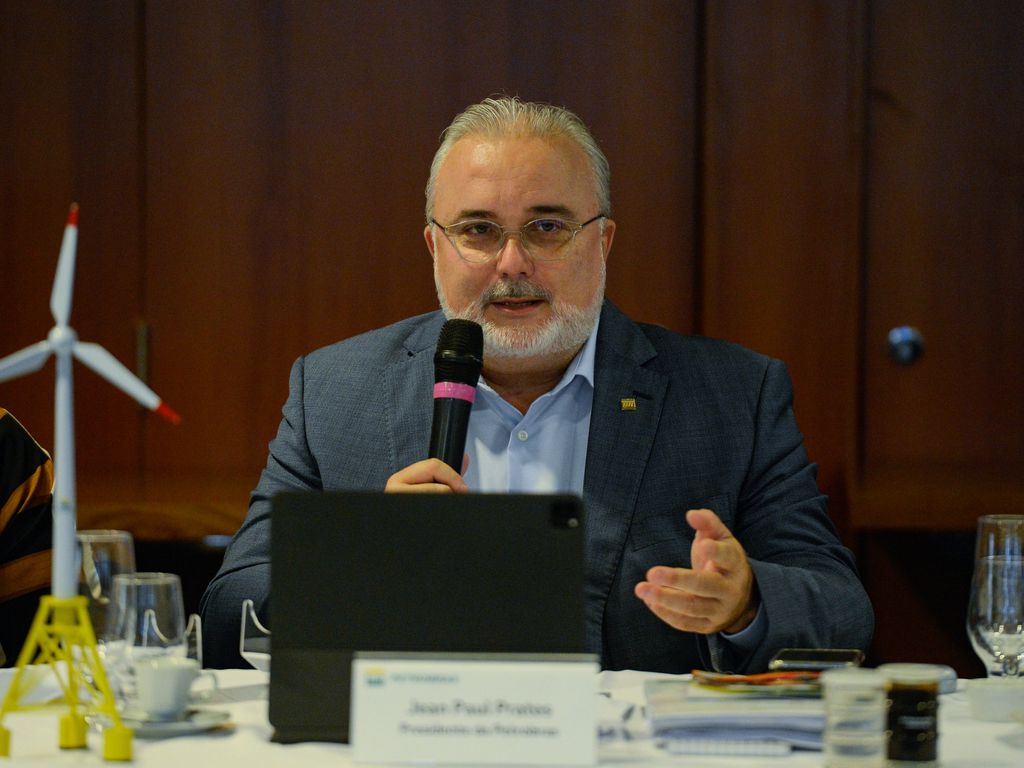 Dividendos da Petrobras: empresa nega demissão de Prates