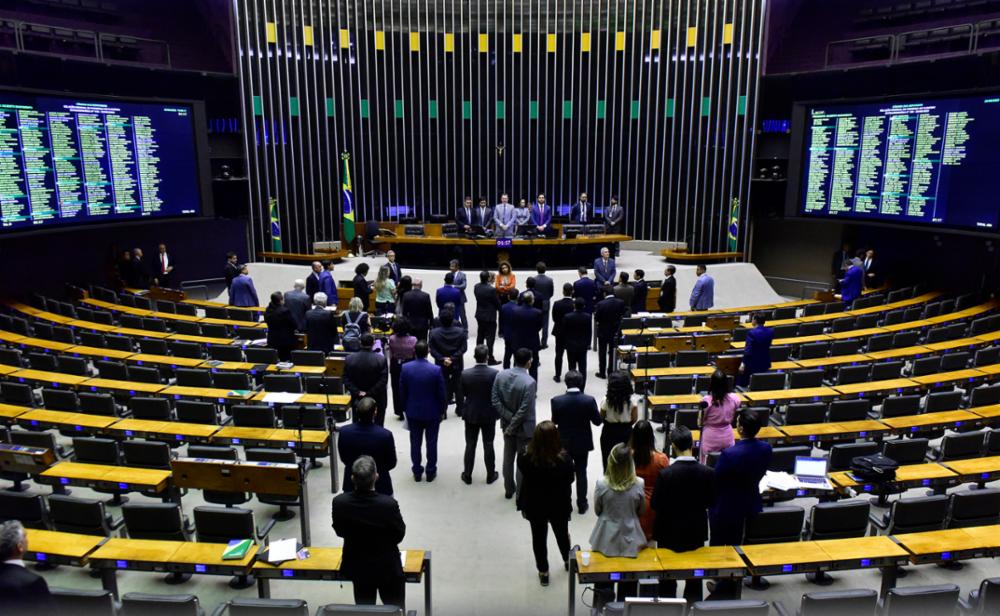 Câmara aprova MP do salário mínimo, sem debate de offshores