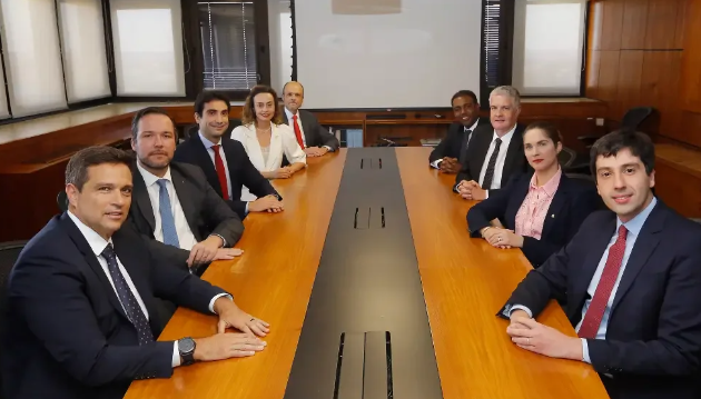 Ata do Copom reitera cautela e sinaliza mais cortes de 0,5 p.p.