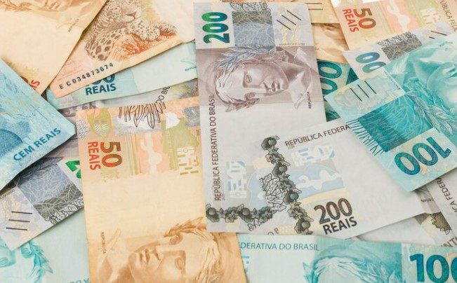 Operações de crédito chegam a R$ 5,4 tri em julho, recuo de 0,2%