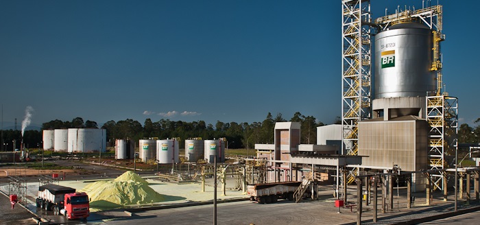 Refinarias da Petrobras (PETR3; PETR4): petroleira informa utilização de 97%