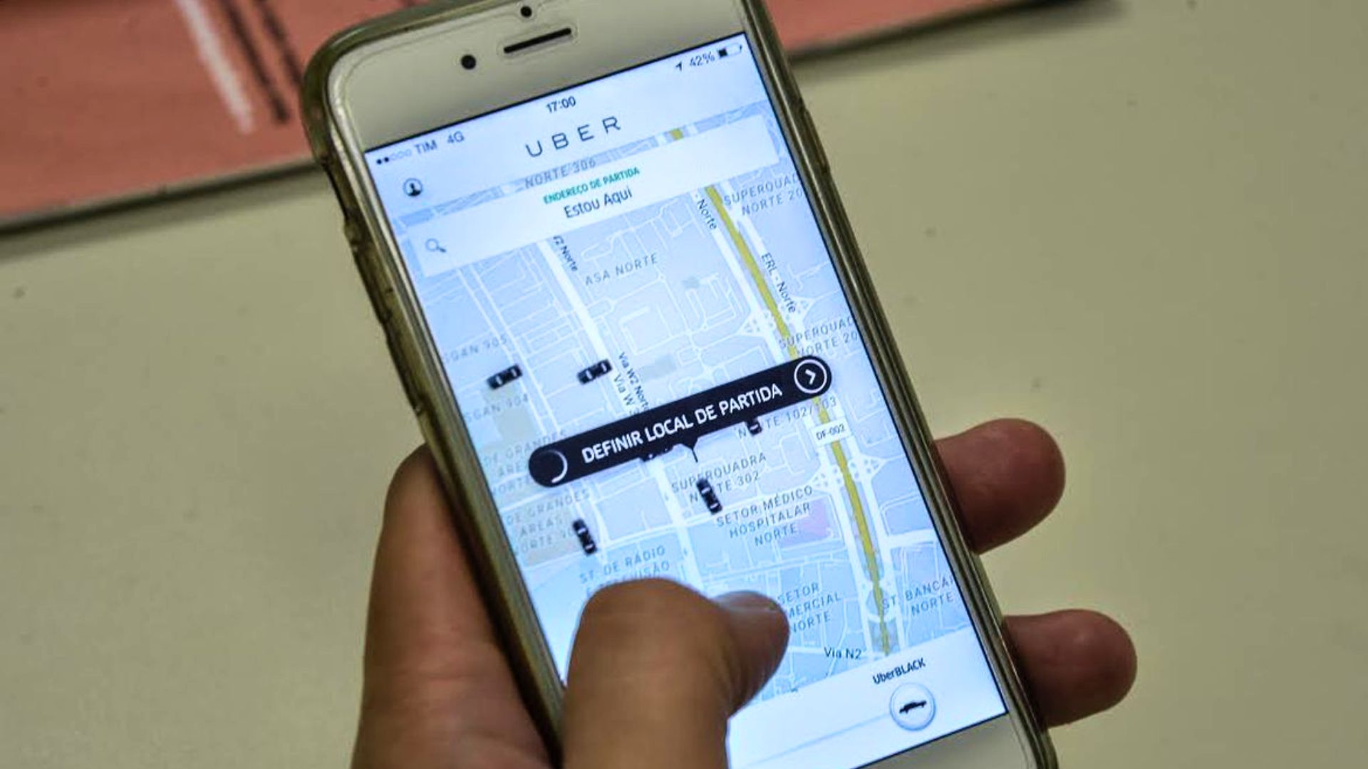 Justiça condena Uber (U1BE34), aplica multa bilionária e exige contratação de motoristas