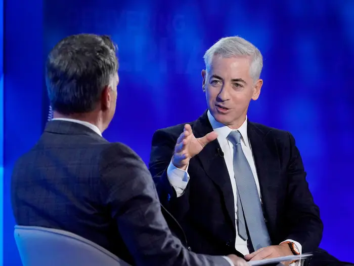Bill Ackman cobre posição e crê em busca de Treasuries como porto seguro