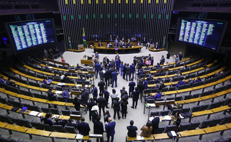 Taxação de offshores: Câmara discute mudanças para votar texto