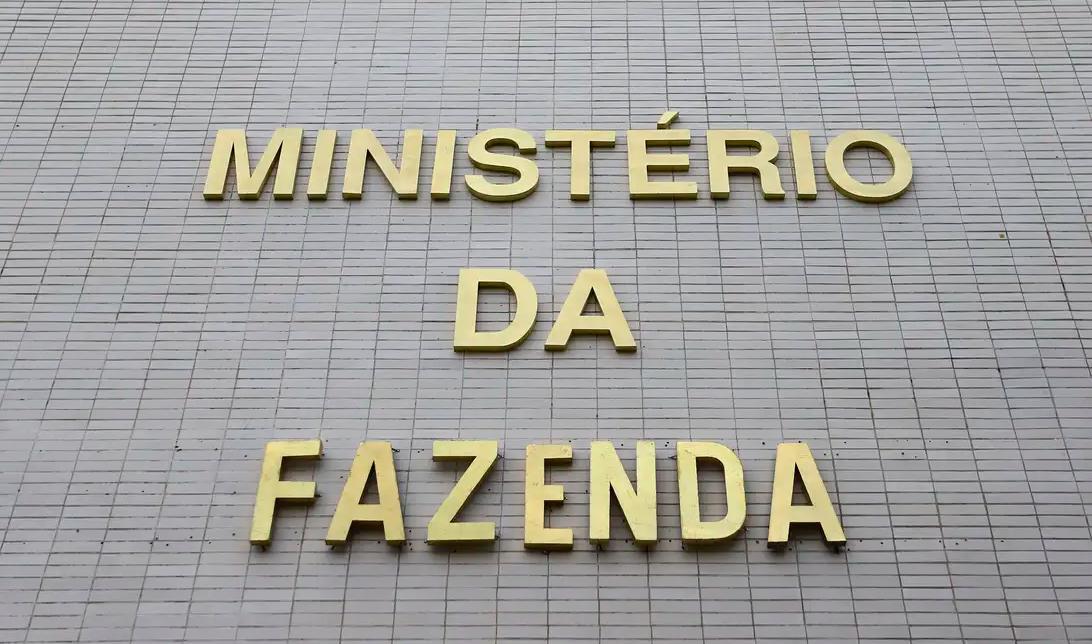 Boletim Macrofiscal revisa para baixo crescimento do PIB