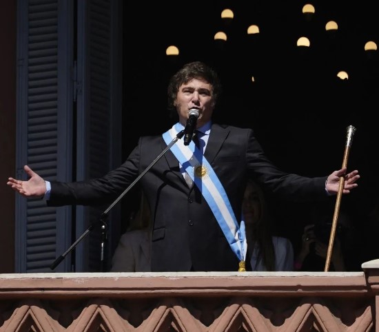 Estagflação de Milei: novo presidente prevê inflação e baixo crescimento na Argentina