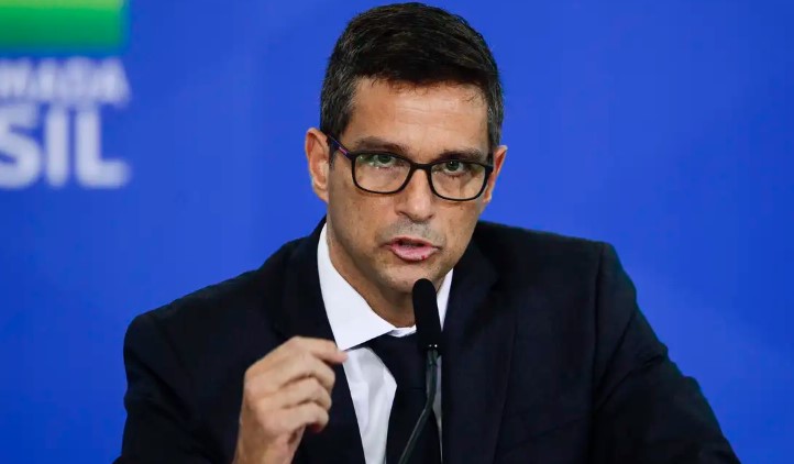 Campos Neto: tensões no Mar Vermelho podem manter juros elevados por mais tempo