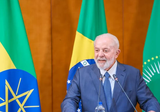 Protocolado pedido de impeachment de Lula, com recorde de assinaturas