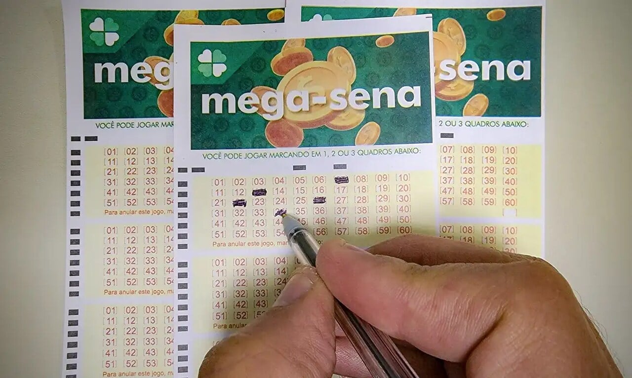 Mega-Sena paga R$ 53 milhões: quanto rende o prêmio e como investir
