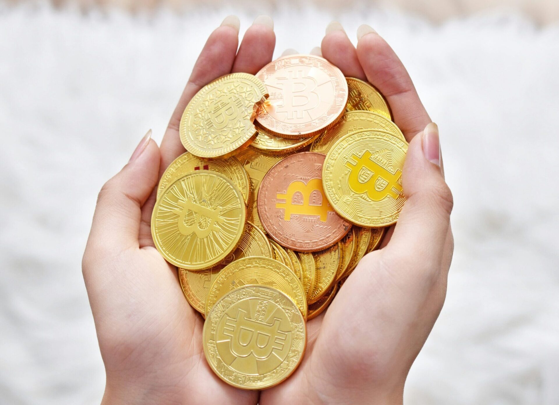 Criptomoedas ultrapassam CDBs entre ativos mais procurados pelos investidores em março