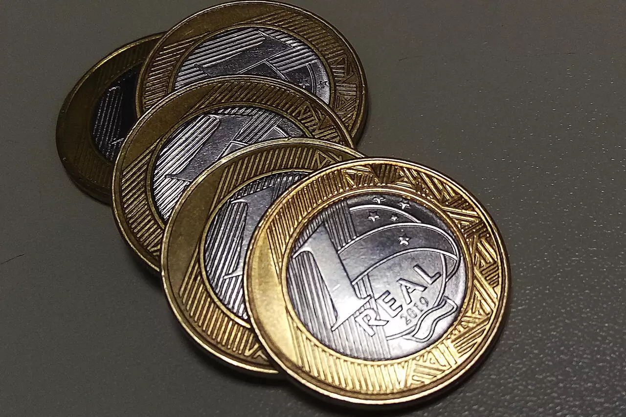 Moeda de R$ 1 que vale uma fortuna: não caia na fake news