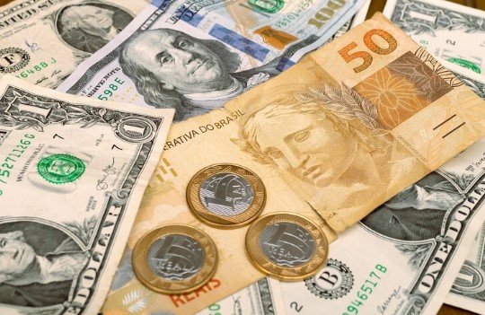 A polêmica do IPCA+ ou dólar+: afinal, qual o melhor?