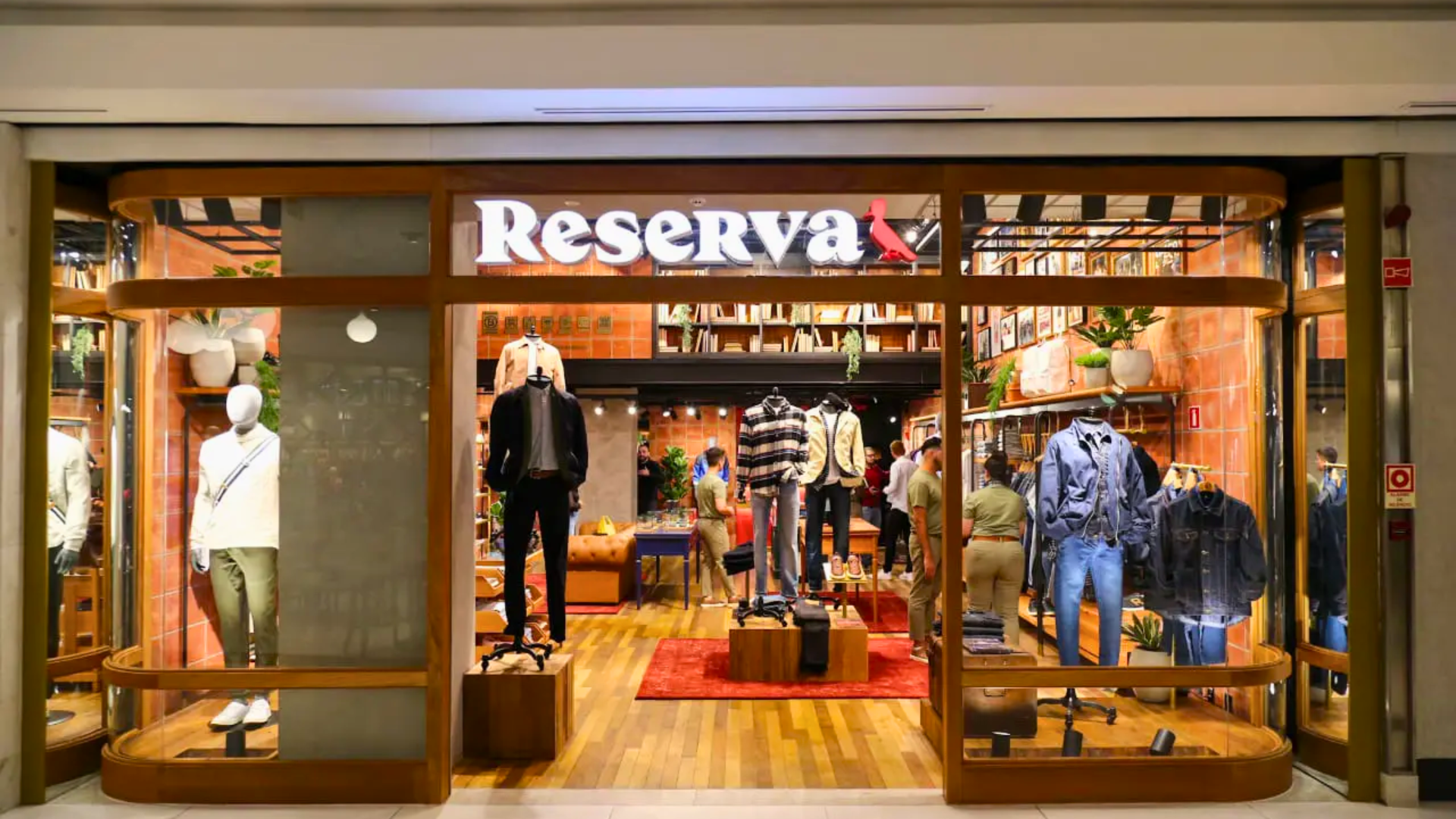 Azzas 2154 (AZZA3) anuncia saída dos fundadores da Reserva