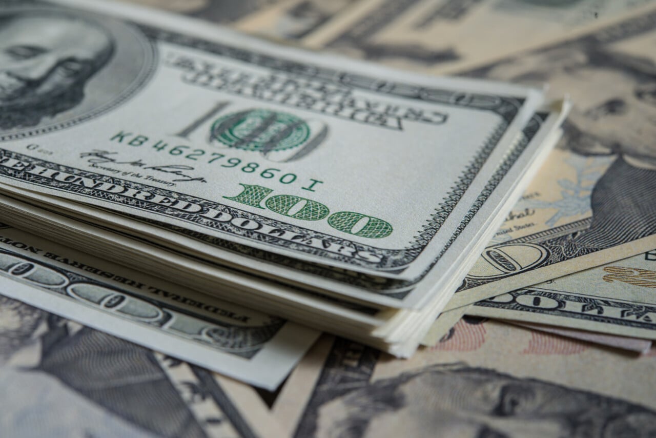 Dólar hoje fecha em alta de 1,34%, a R$ 5,4862