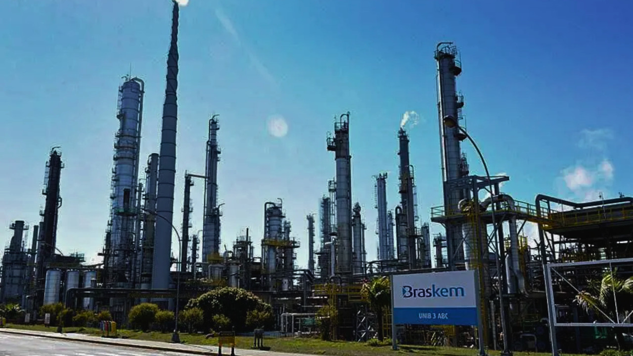 Braskem (BRKM5) vê impacto positivo em aumento de imposto sobre petroquímicos