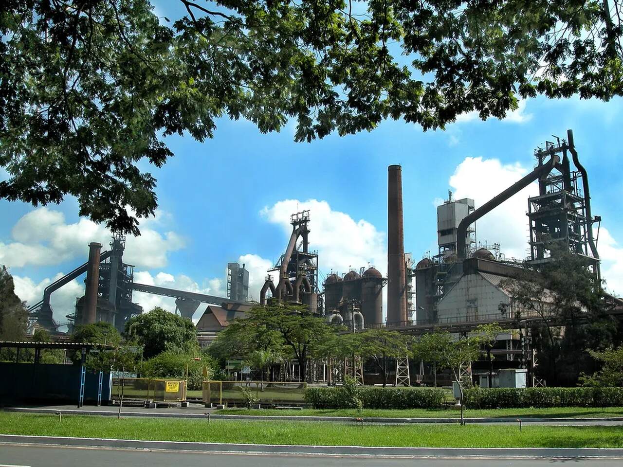 Usiminas (USIM5) anuncia oferta pública de aquisição de até US$285 milhões