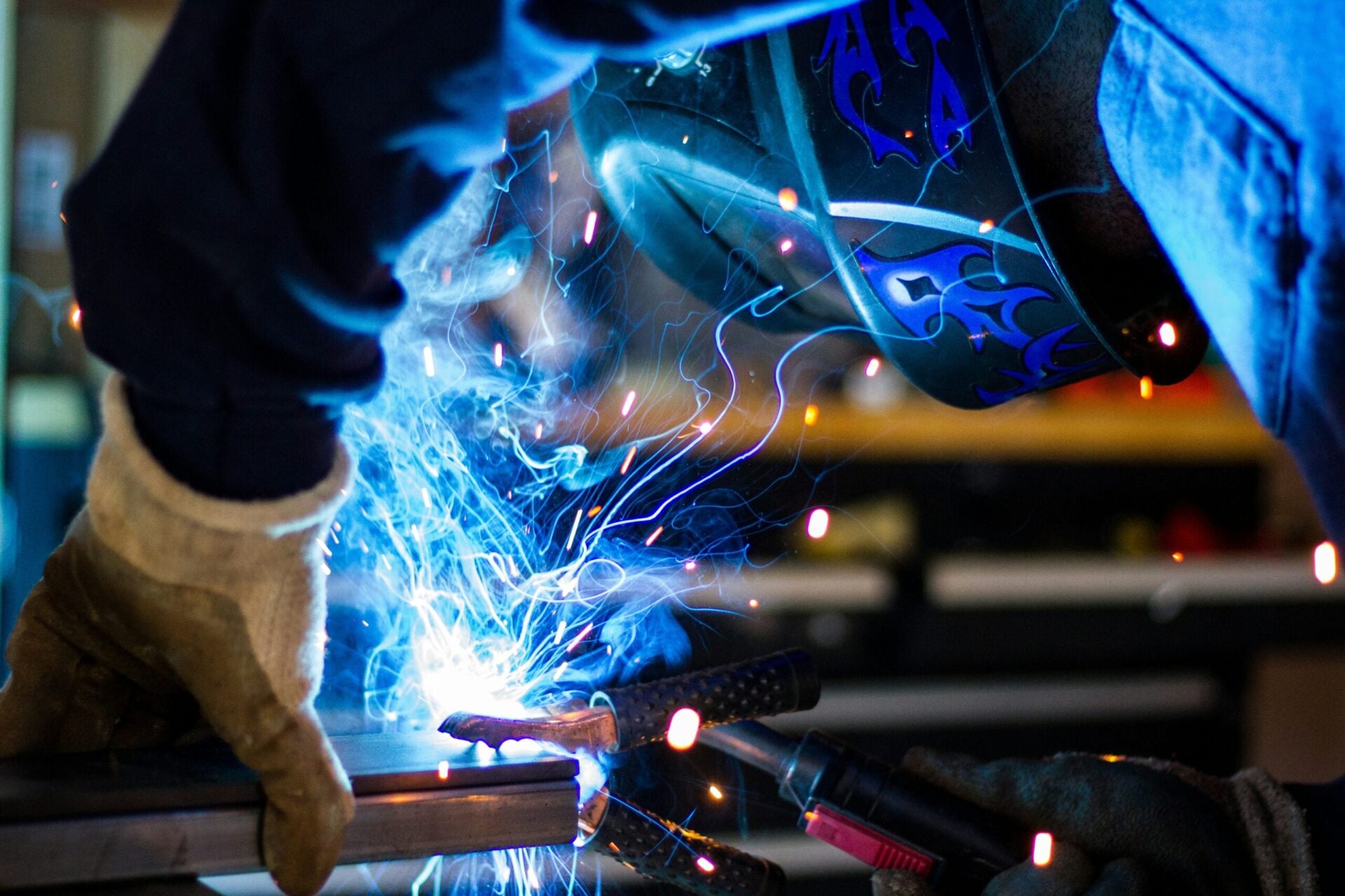PMI industrial do Brasil cai a 50,4 em agosto, com contração na produção