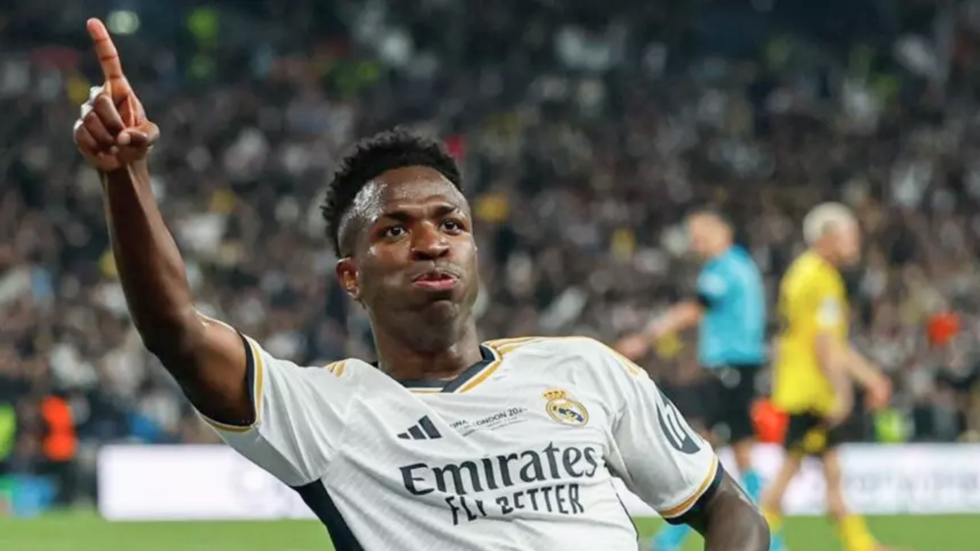 Vini Jr. está entre os 10 jogadores de futebol mais bem pagos do mundo