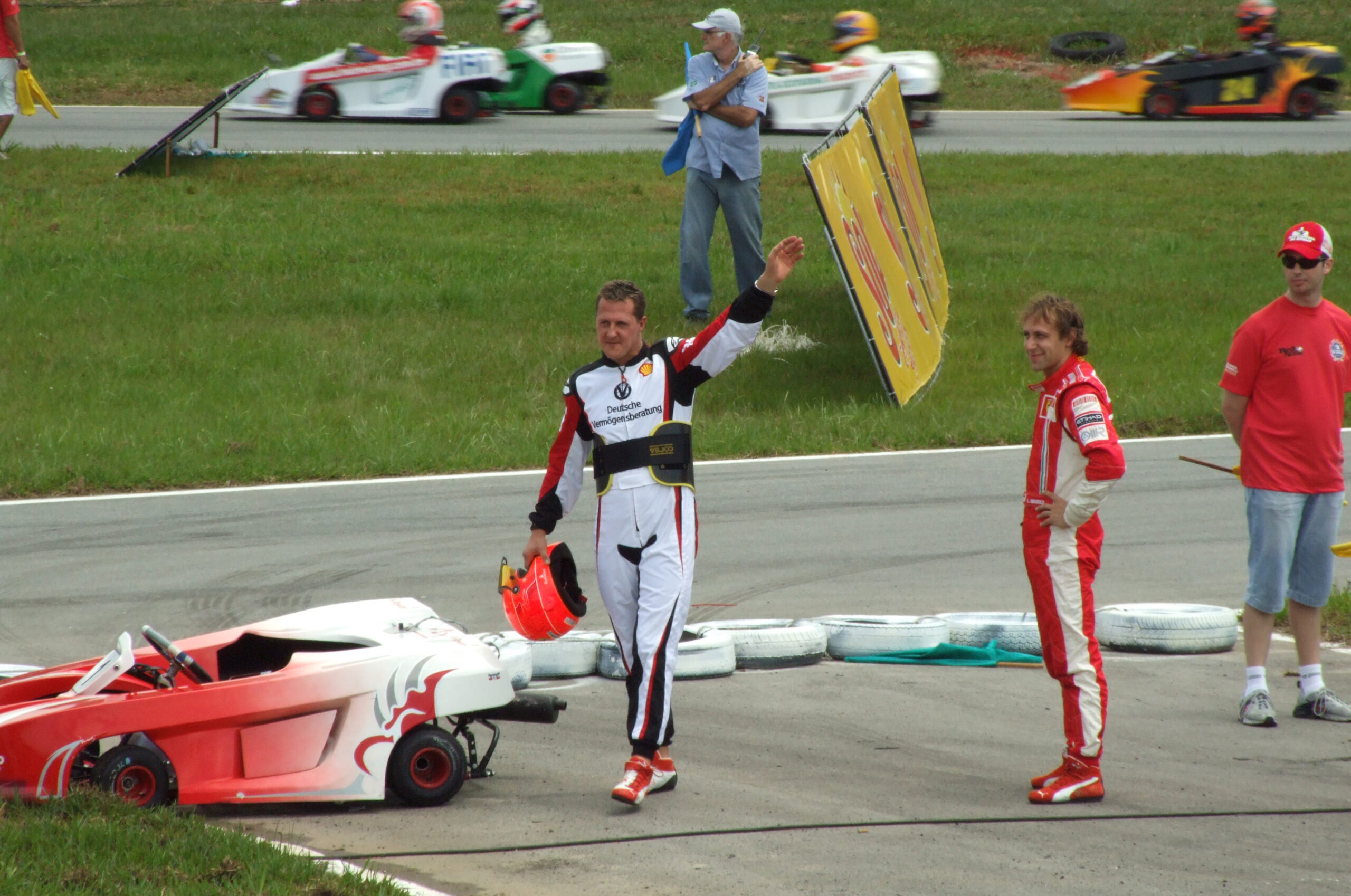 Schumacher: ex-piloto aparece em público pela primeira vez