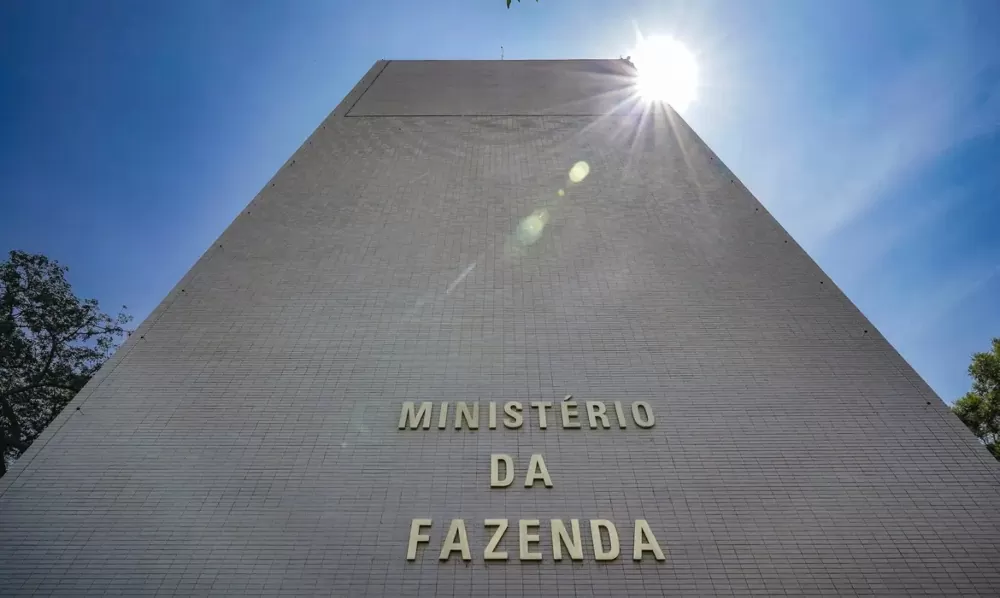 Corte de gastos: governo antecipa reunião de ministros