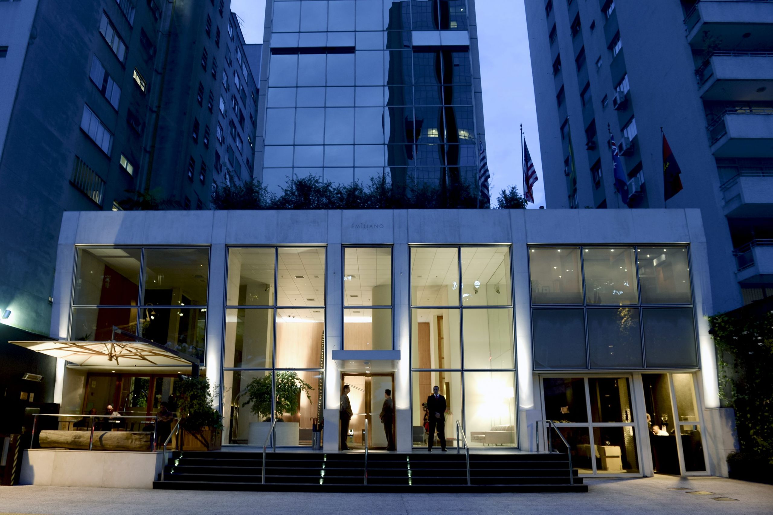 Emiliano chega a Balneário Camboriú