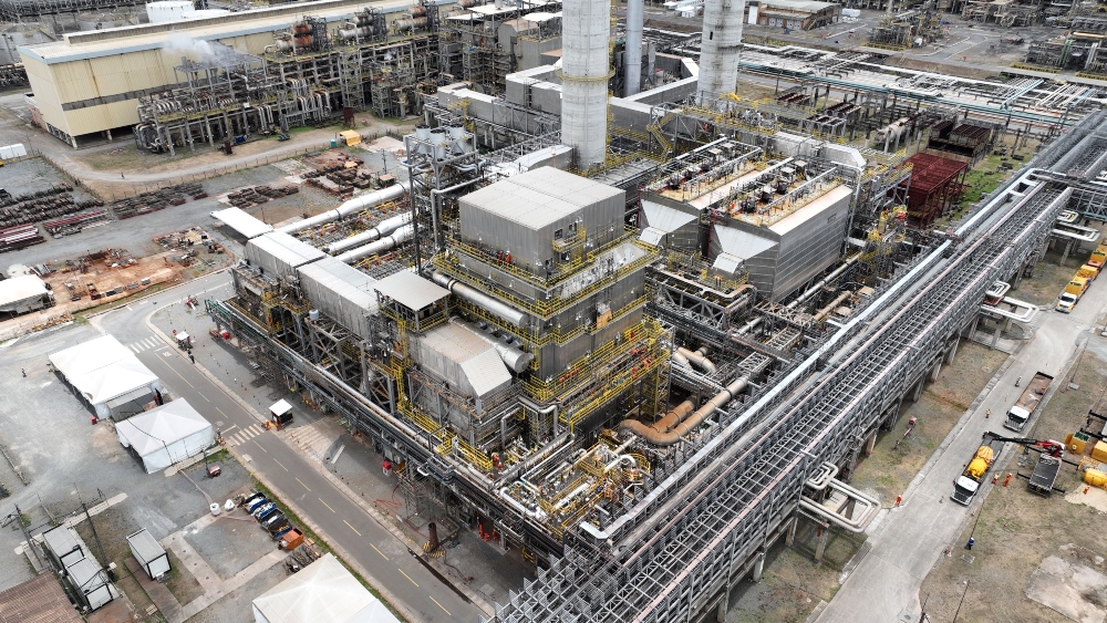 Petrobras (PETR4) inaugura unidade de emissões da Rnest