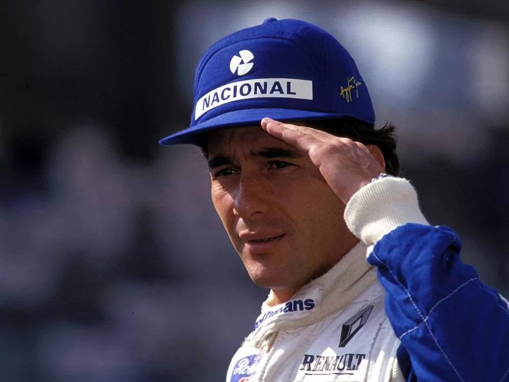 Por que o boné do Ayrton Senna virou o objeto de desejo para fãs de corridas?